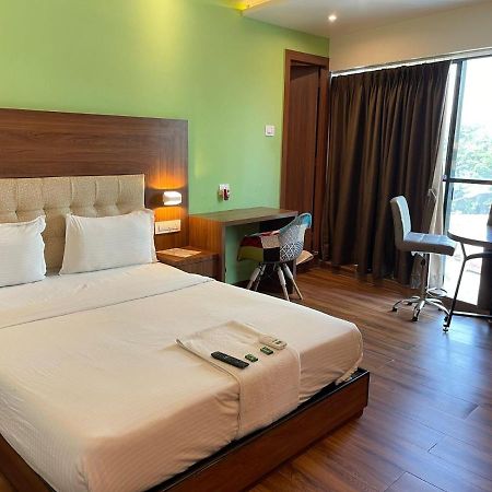 מומביי Hotel Byaris International By Bizzgrow Hotels מראה חיצוני תמונה